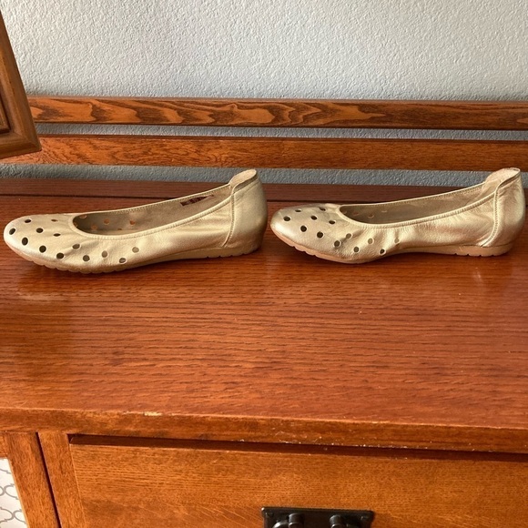 Sabrinas Flats Size 41 Gold metallic US Size 9-9.5 - Picture 5 of 8